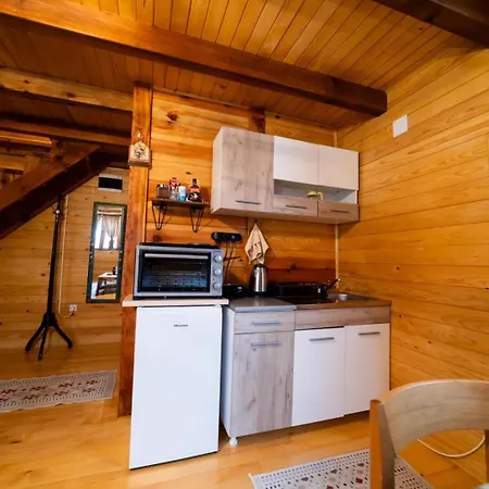 Brvnara Nina Ferienhaus *